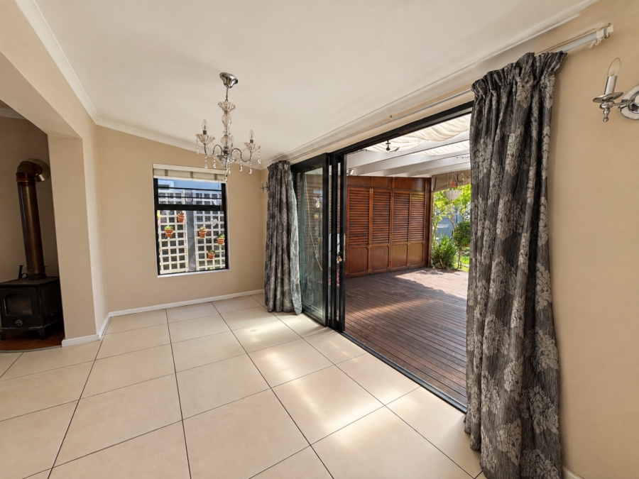 To Let 2 Bedroom Property for Rent in Diep River Western Cape